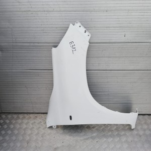 E312/F94/F471/A963 BŁOTNIK PRAWY TOYOTA HILUX 2016 17 18 19