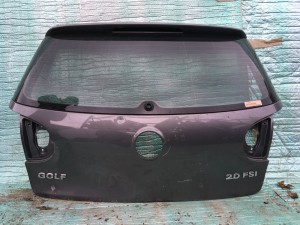 B148 VOLKSWAGEN GOLF V klapa bagażnika Z SZYBĄ