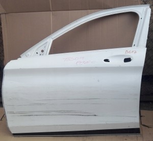 B617 Mercedes C-klasa w205 LEWE DRZWI PRZÓD