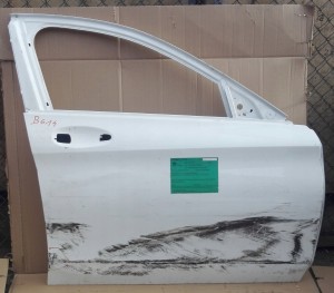 B614 Mercedes C-klasa w205 PRAWE DRZWI PRZÓD