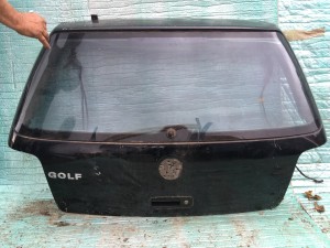B152 VOLKSWAGEN GOLF IV KLAPA BAGAŻNIKA Z SZYBĄ