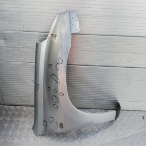 F1 PRAWY BŁOTNIK TOYOTA RAV-4 IV 2001-