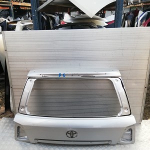 D6/D67/G265 KLAPA TOYOTA LAND CRUISER GXR V8