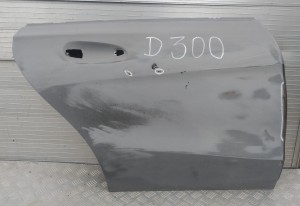 D300 MERCEDES W117 CLA PRAWY TYŁ DRZWI