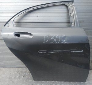 D302 MERCEDES  w176  PRAWY TYŁ DRZWI