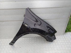 F697/F864 BŁOTNIK PRAWY NISSAN QASHQAI 2010 - 2014 