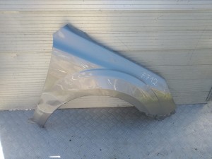 F712/F841 BŁOTNIK PRAWY SUBARU LEGACY 