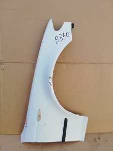 B840/H815 BMW E46 BŁOTNIK PRZÓD PRZEDNI PRAWY LIFT
