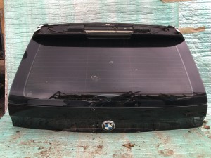 B151/D53 BMW X5 E53 KLAPA BAGAŻNIKA CZARNA Z SZYBĄ