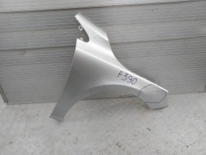 F390 PRAWY BŁOTNIK VOLVO V40 II 2012-