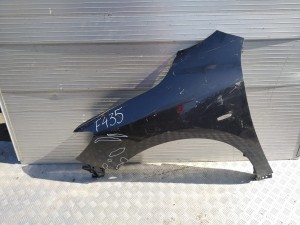 F435 LEWY BŁOTNIK NISSAN PATHFINDER 2013-