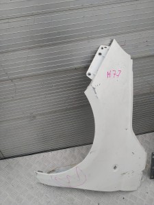 H77 FIAT 500 BŁOTNIK LEWY PRZÓD 2007- 