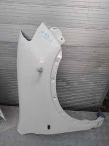 A931 NISSAN QASHQAI J10 LIFT  BŁOTNIK PRZEDNI PRAWY