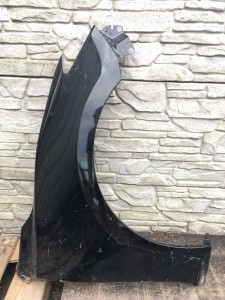 B247/F801/F824/F829/H734/H781/H820 MAZDA 3 2013-16 BŁOTNIK PRAWY PRZEDNI 