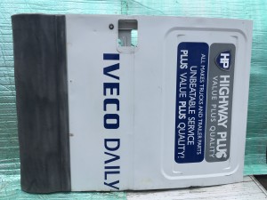 B271 Iveco DAILY lewe tylne drzwi