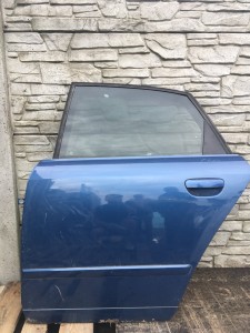 B225 AUDI A4 B6 lewe tylne drzwi Z SZYBĄ