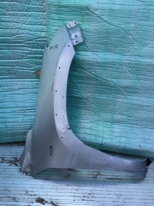 B472 TOYOTA RAV4 2006-08 PRAWY PRZEDNI BŁOTNIK
