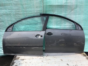 B501 VW GOLF 5 drzwi prawe PRZÓD