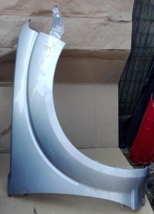 B661 NISSAN NAVARA FRONTIER 2005-10 BŁOTNIK PRZÓD