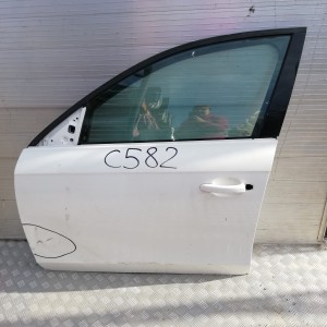 C582 AUDI A4 8KO